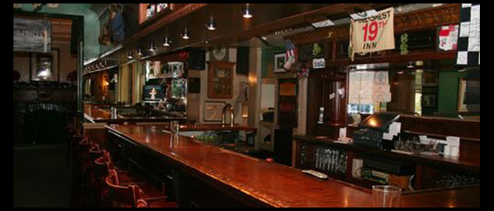 Mr. B's Pub - Pine Crest Inn