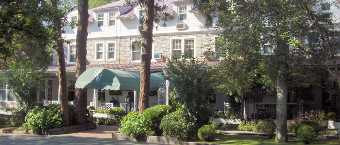 Pine Crest Inn